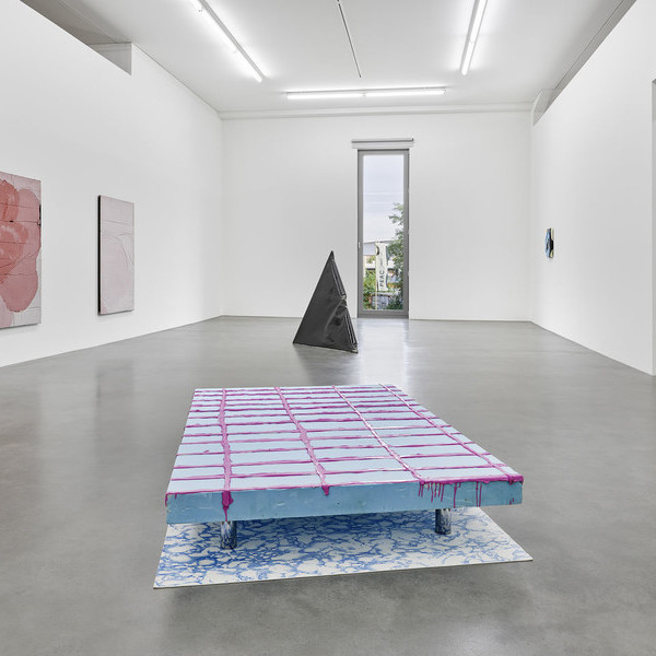 Ausstellungsansicht Im Garten der Farben, 2019, mit Werken von Reto Boller, Judith Kakon, Franziska Reinbothe, Nicola Ukic, Foto Bernhard Strauss Ausstellungsansicht Im Garten der Farben, 2019, mit Werken von Reto Boller, Judith Kakon, Franziska Reinbothe, Nicola Ukic, Foto Bernhard Strauss