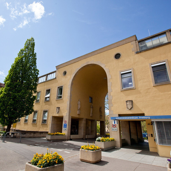 Torbogen (c) Universitätsklinikum Freiburg/Britt Schilling Torbogen (c) Universitätsklinikum Freiburg/Britt Schilling